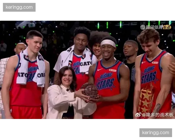 76人探花埃奇库姆新秀赛MVP，场均16分展现外线投射潜力